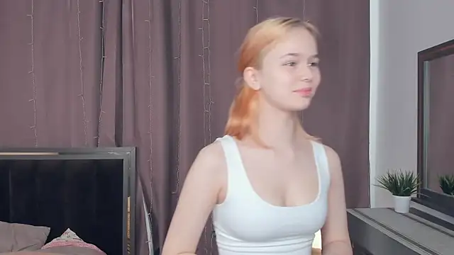 Snapshot of OwlLynn chatting on March 2026 10:32:01 AM OwlLynn online show from March 2026 10:32:01 AM