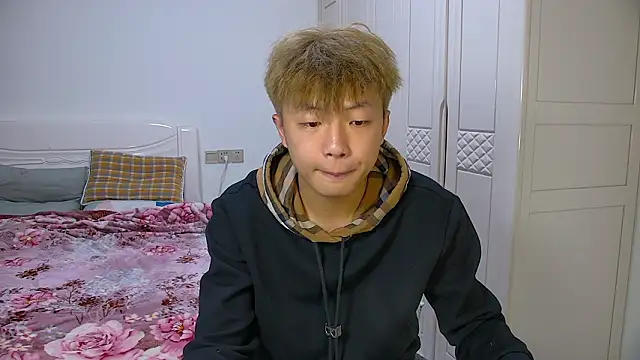 Chocolates-001 online show from February 2026 11:04:02 AM