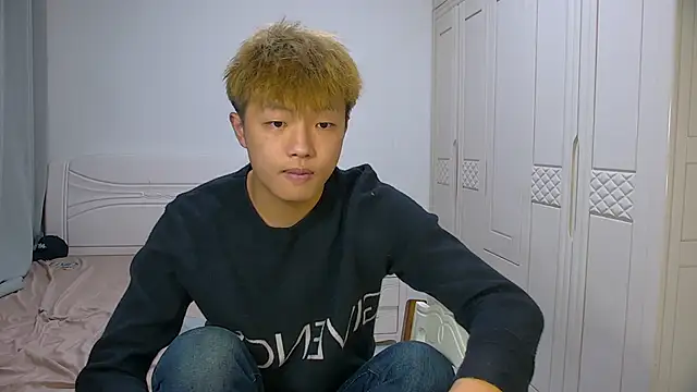 Snapshot of Chocolates-001 chatting on March 2026 10:19:01 AM Chocolates-001 online show from March 2026 10:19:01 AM