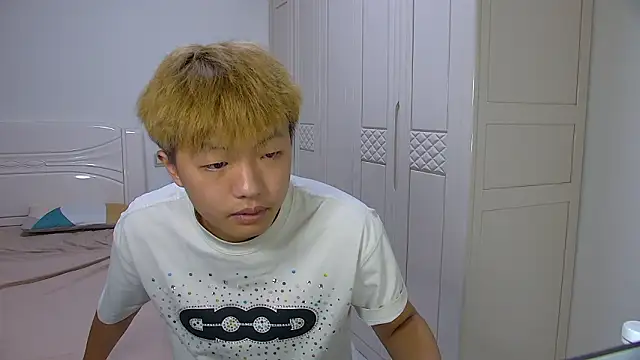 Snapshot of Chocolates-001 chatting on March 2026 05:24:01 AM Chocolates-001 online show from March 2026 05:24:01 AM