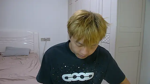 Snapshot of Chocolates-001 chatting on March 2026 10:29:02 AM Chocolates-001 online show from March 2026 10:29:02 AM