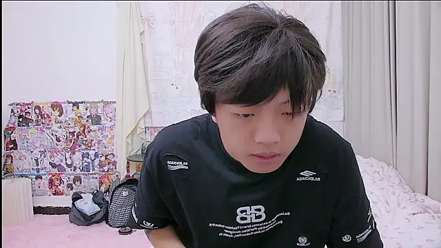 Snapshot of Chocolates-001 chatting on April 2026 12:22:01 PM Chocolates-001 online show from April 2026 12:22:01 PM