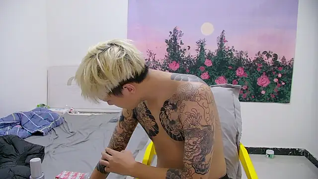 Snapshot of Chocolates-001 chatting on April 2026 02:36:02 AM Chocolates-001 online show from April 2026 02:36:02 AM