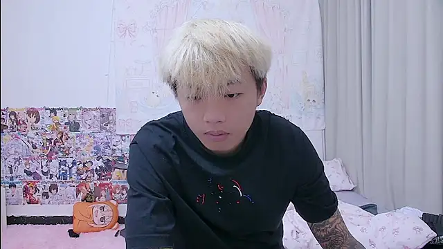 Snapshot of Chocolates-001 chatting on April 2026 11:57:02 AM Chocolates-001 online show from April 2026 11:57:02 AM