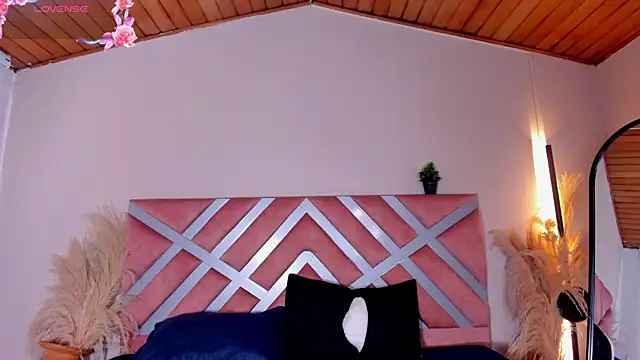 ella  olmos online show from July 2026 02:14:02 PM