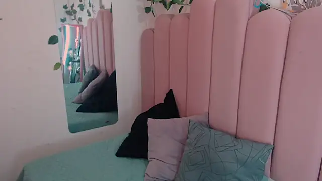 emily 34  online show from February 2026 04:34:02 PM