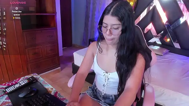 Snapshot of michell_sweetiee chatting on March 2026 07:06:02 PM michell sweetiee online show from March 2026 07:06:02 PM