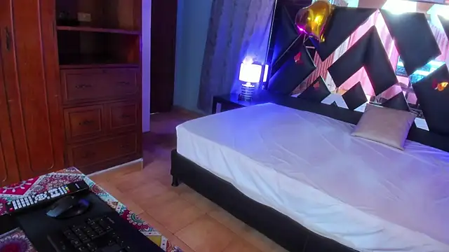 Snapshot of michell_sweetiee chatting on April 2026 06:49:02 PM michell sweetiee online show from April 2026 06:49:02 PM