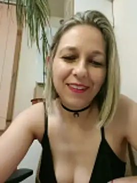 Snapshot of AdaJoy chatting on May 2026 10:26:01 PM AdaJoy online show from May 2026 10:26:01 PM