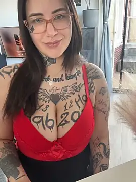 Snapshot of NyxTattoo chatting on April 2026 08:20:02 AM NyxTattoo online show from April 2026 08:20:02 AM