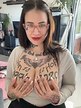 Snapshot of NyxTattoo chatting on April 2026 09:13:01 AM NyxTattoo online show from April 2026 09:13:01 AM