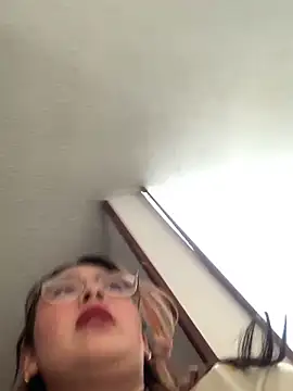 TatiJx Pink online show from February 2026 12:44:02 PM