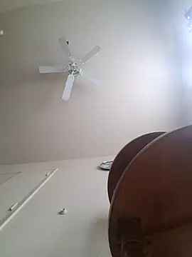 Snapshot of allenyalana chatting on April 2026 06:57:02 PM allenyalana online show from April 2026 06:57:02 PM