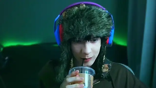 LeonBoykisser online show from January 2026 04:34:01 PM