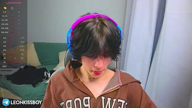 LeonBoykisser online show from March 2026 09:59:01 AM