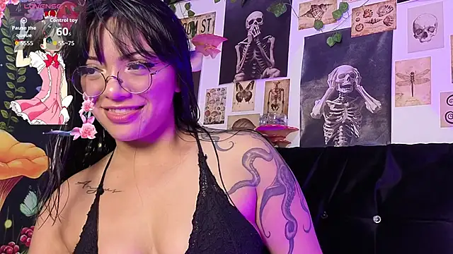 victoriia thompson online show from March 2026 08:11:01 PM