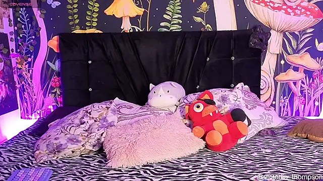 Snapshot of victoriia_thompson chatting on April 2026 04:40:01 AM victoriia thompson online show from April 2026 04:40:01 AM