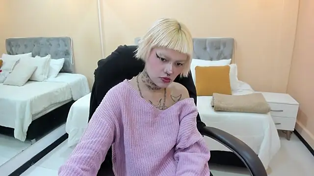 Bela Craxkerr online show from April 2026 12:35:01 PM