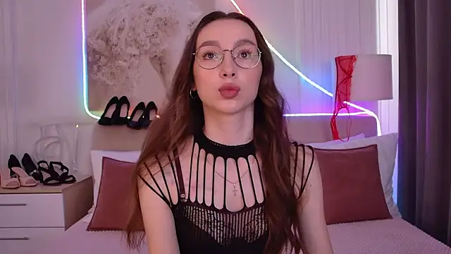 Snapshot of Emily_Simon chatting on July 2026 05:02:02 AM Emily Simon online show from July 2026 05:02:02 AM
