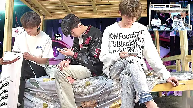 Snapshot of xiaohuangren01 chatting on March 2026 04:53:02 AM xiaohuangren01 online show from March 2026 04:53:02 AM