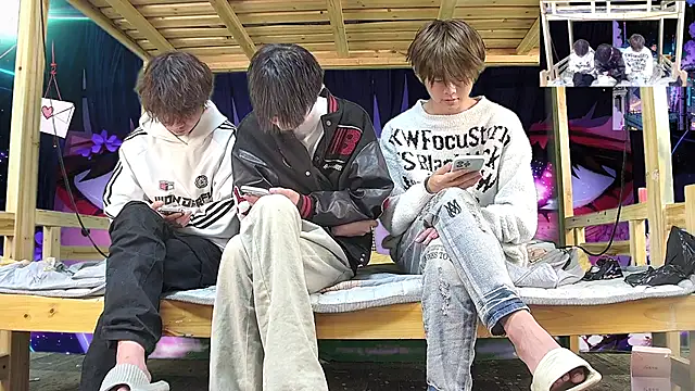 Snapshot of xiaohuangren01 chatting on March 2026 01:53:02 AM xiaohuangren01 online show from March 2026 01:53:02 AM