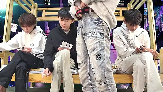 Snapshot of xiaohuangren01 chatting on March 2026 11:59:01 AM xiaohuangren01 online show from March 2026 11:59:01 AM