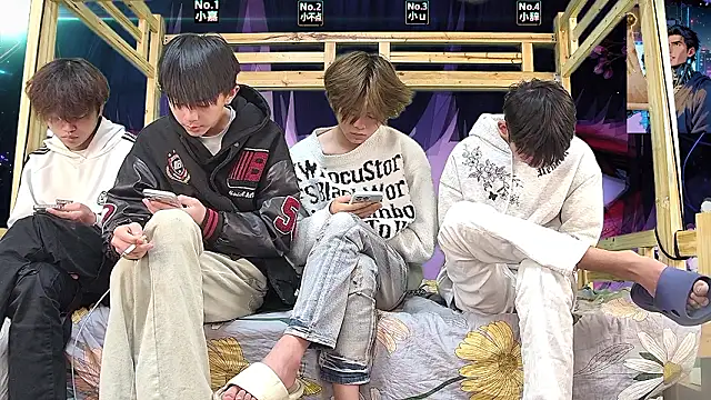 Snapshot of xiaohuangren01 chatting on March 2026 05:44:01 AM xiaohuangren01 online show from March 2026 05:44:01 AM