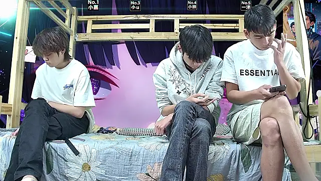 Snapshot of xiaohuangren01 chatting on March 2026 11:31:02 PM xiaohuangren01 online show from March 2026 11:31:02 PM