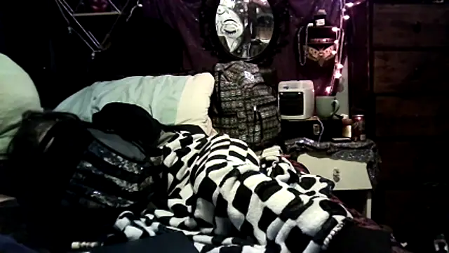 Snapshot of allymoon1369 chatting on April 2026 07:08:02 PM allymoon1369 online show from April 2026 07:08:02 PM