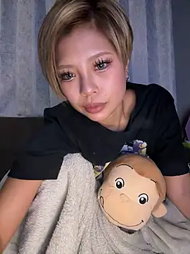 BADBITCHISAKI online show from February 2026 01:31:02 PM