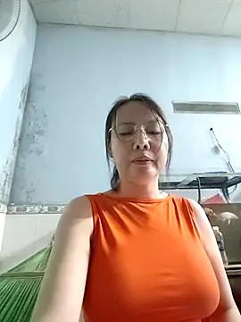 Snapshot of Famrita chatting on February 2026 01:48:01 PM Famrita online show from February 2026 01:48:01 PM