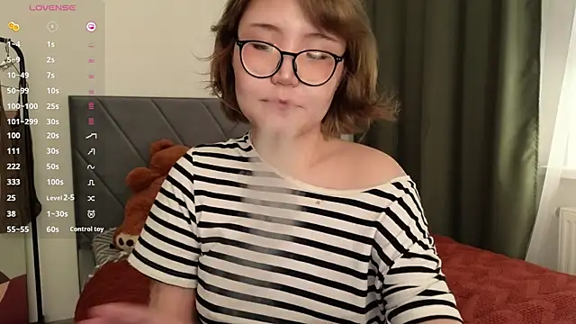 Snapshot of nullgirl chatting on April 2026 05:21:01 PM nullgirl online show from April 2026 05:21:01 PM