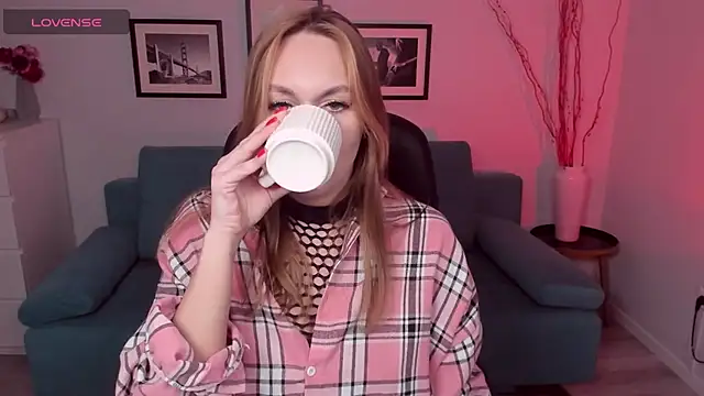 EvieMagical online show from April 2026 12:32:02 PM