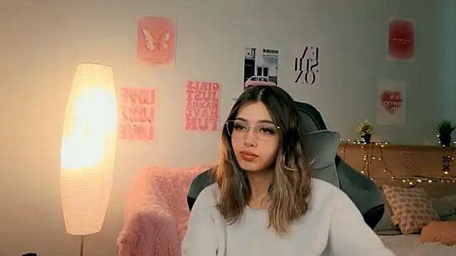 Snapshot of dinnerwithflowers chatting on March 2026 01:08:01 PM dinnerwithflowers online show from March 2026 01:08:01 PM