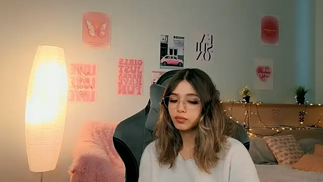 Snapshot of dinnerwithflowers chatting on March 2026 01:26:01 PM dinnerwithflowers online show from March 2026 01:26:01 PM