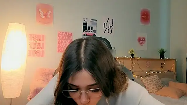 Snapshot of dinnerwithflowers chatting on March 2026 12:54:01 PM dinnerwithflowers online show from March 2026 12:54:01 PM