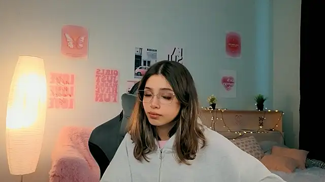 Snapshot of dinnerwithflowers chatting on March 2026 12:56:02 PM dinnerwithflowers online show from March 2026 12:56:02 PM