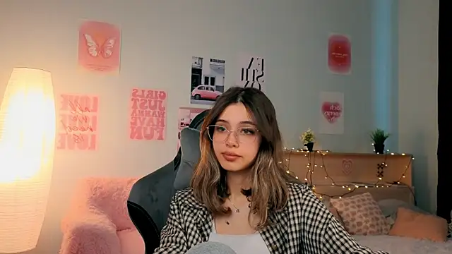 Snapshot of dinnerwithflowers chatting on March 2026 12:31:01 PM dinnerwithflowers online show from March 2026 12:31:01 PM