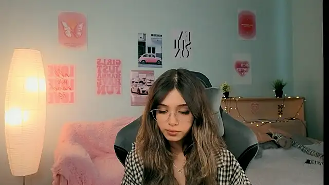 Snapshot of dinnerwithflowers chatting on March 2026 01:16:02 PM dinnerwithflowers online show from March 2026 01:16:02 PM