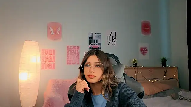 Snapshot of dinnerwithflowers chatting on April 2026 01:08:02 PM dinnerwithflowers online show from April 2026 01:08:02 PM