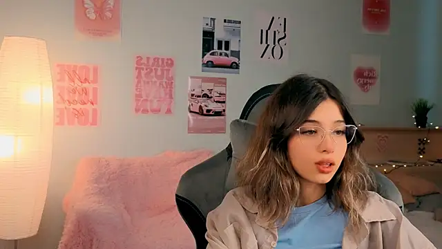 Snapshot of dinnerwithflowers chatting on April 2026 12:53:02 PM dinnerwithflowers online show from April 2026 12:53:02 PM