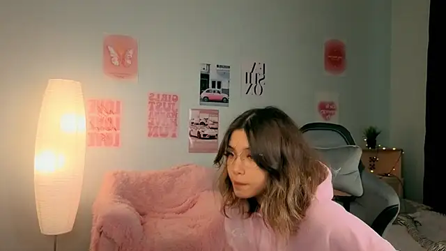 Snapshot of dinnerwithflowers chatting on April 2026 01:16:02 PM dinnerwithflowers online show from April 2026 01:16:02 PM