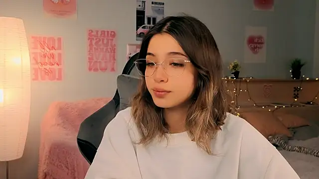 Snapshot of dinnerwithflowers chatting on April 2026 01:09:02 PM dinnerwithflowers online show from April 2026 01:09:02 PM