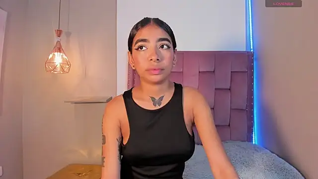 Scarlet Vixen  online show from April 2026 12:34:02 PM