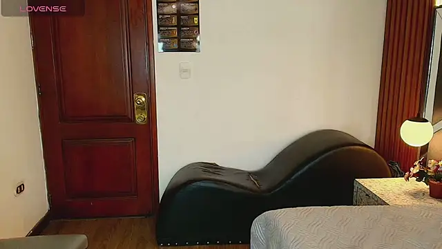 Snapshot of Ambarross_ chatting on June 2026 02:06:02 PM Ambarross online show from June 2026 02:06:02 PM