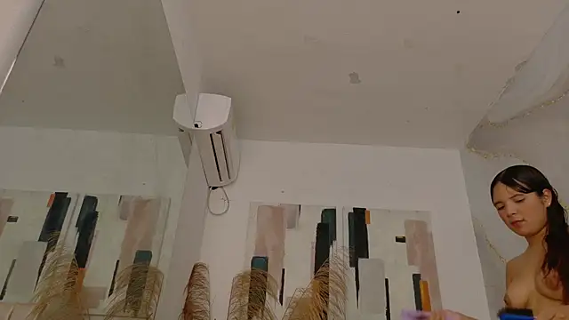 Snapshot of sofia_laverde chatting on April 2026 06:31:02 PM sofia laverde online show from April 2026 06:31:02 PM