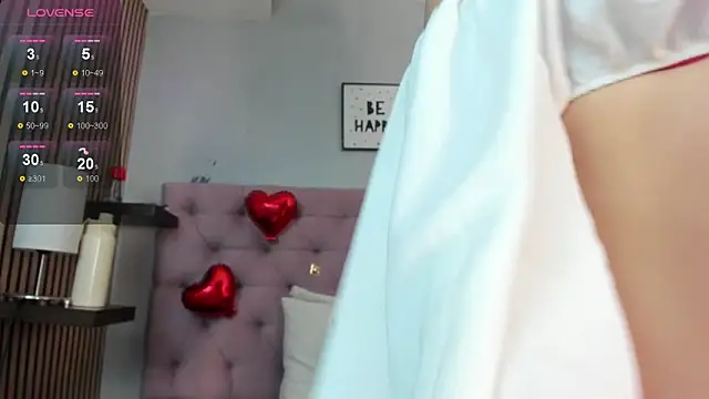 amber  moon1 online show from February 2026 07:10:01 PM