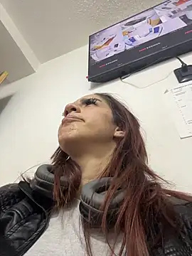 Snapshot of elodie_rouge chatting on June 2026 08:47:01 PM elodie rouge online show from June 2026 08:47:01 PM