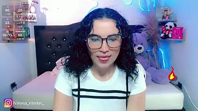 AriaDark online show from May 2026 11:01:01 PM