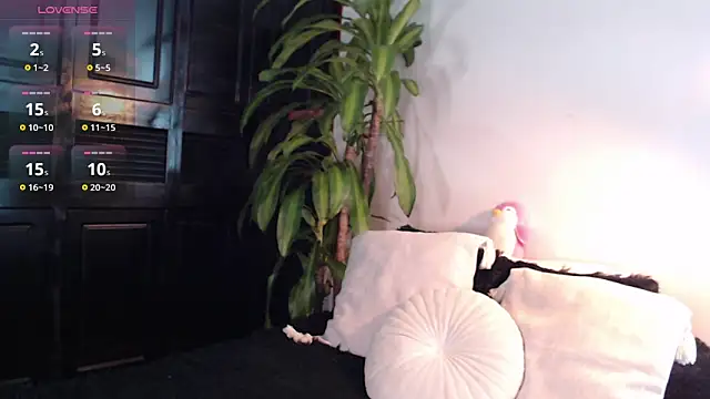 Snapshot of Mia_Volkova_ chatting on April 2026 01:47:02 PM Mia Volkova online show from April 2026 01:47:02 PM